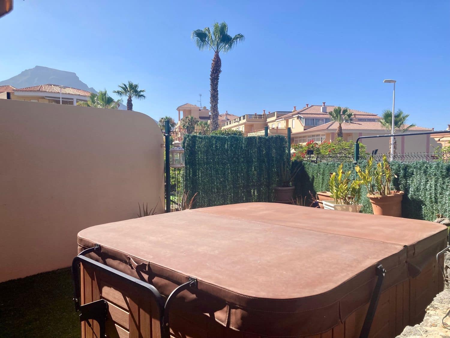 2 soverom Leilighet til salgs i Adeje med svømmebasseng garasje - € 380 000 (Ref: 9142527)