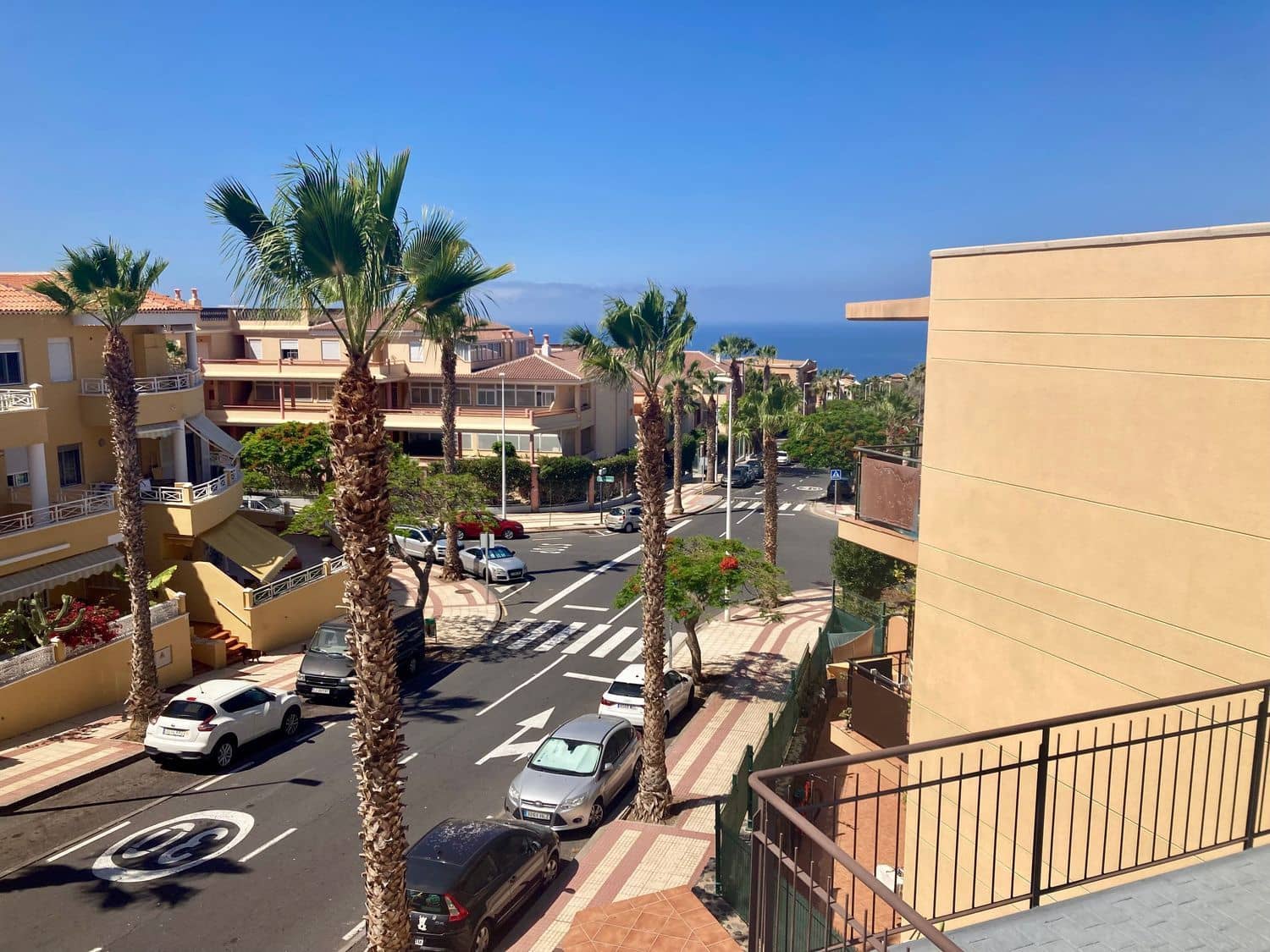 2 soverom Leilighet til salgs i Adeje med svømmebasseng garasje - € 380 000 (Ref: 9142527)