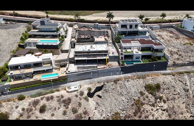 4 soveværelse Villa til salg i La Caldera, Adeje med swimmingpool garage - € 4.400.000 (Ref: 9160736)