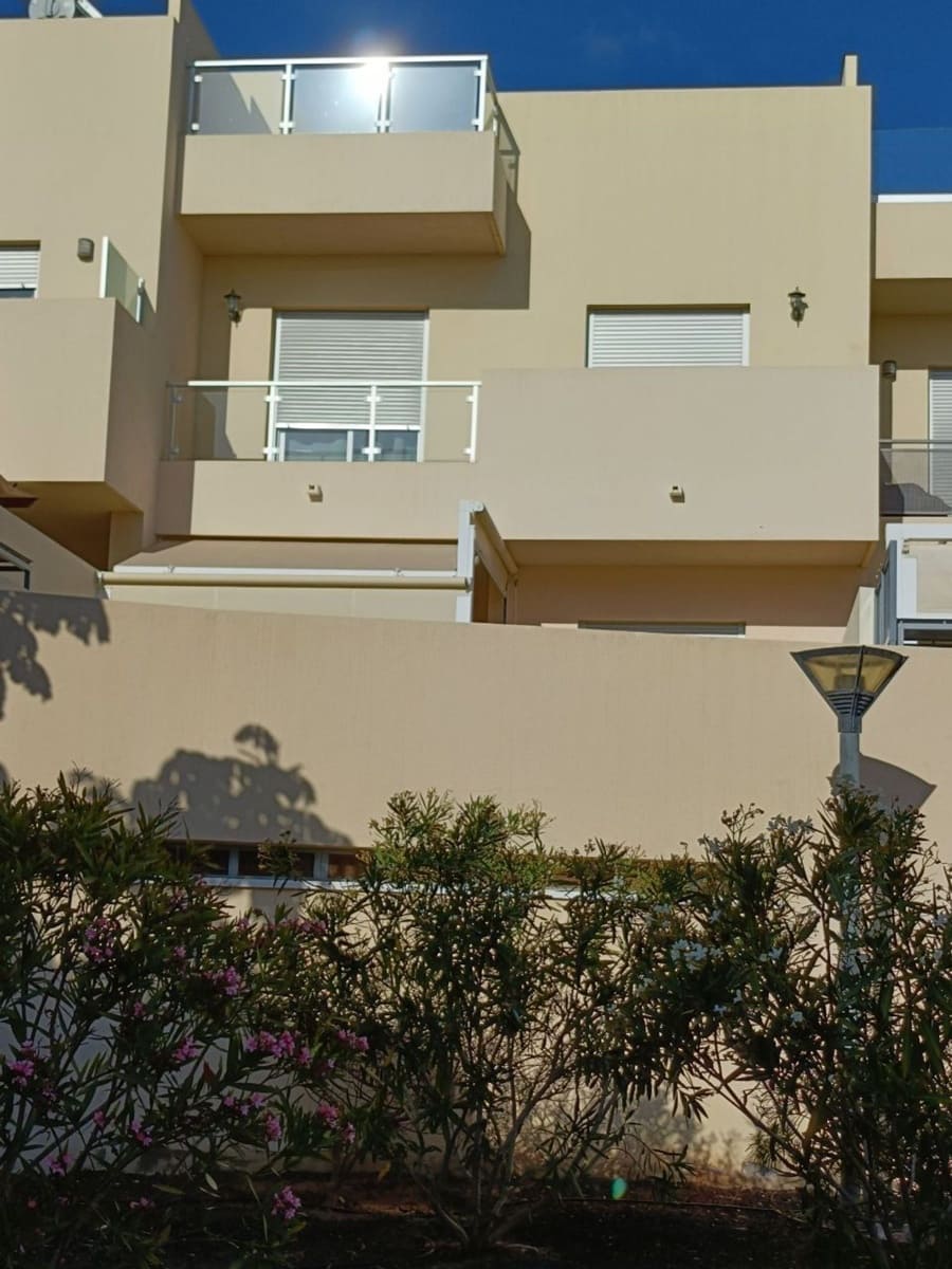 3 soveværelse Byhus til salg i Puerto Santiago med swimmingpool garage - € 570.000 (Ref: 9169331)