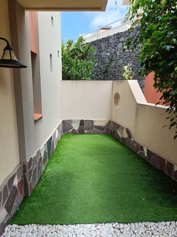 3 sypialnia Dom na sprzedaż w Puerto Santiago, Santiago del Teide z basenem garażem - 600 000 € (Ref: 9169331)