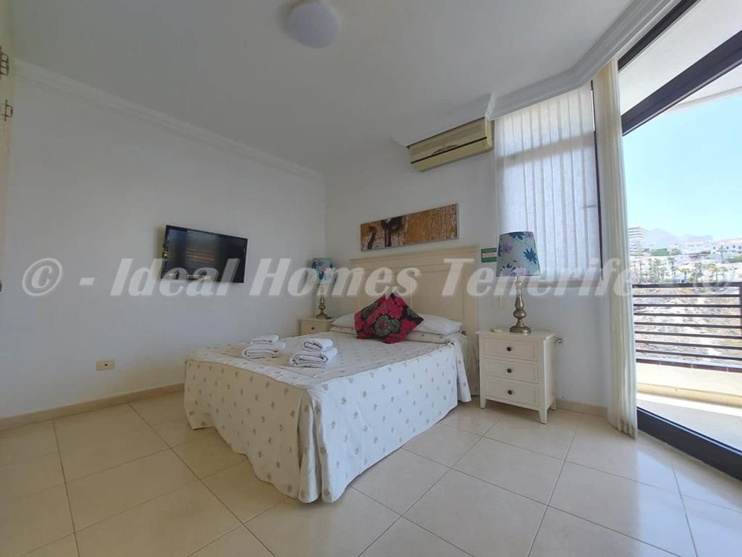 3 soveværelse Byhus til salg i Los Gigantes med swimmingpool garage - € 545.000 (Ref: 9248499)