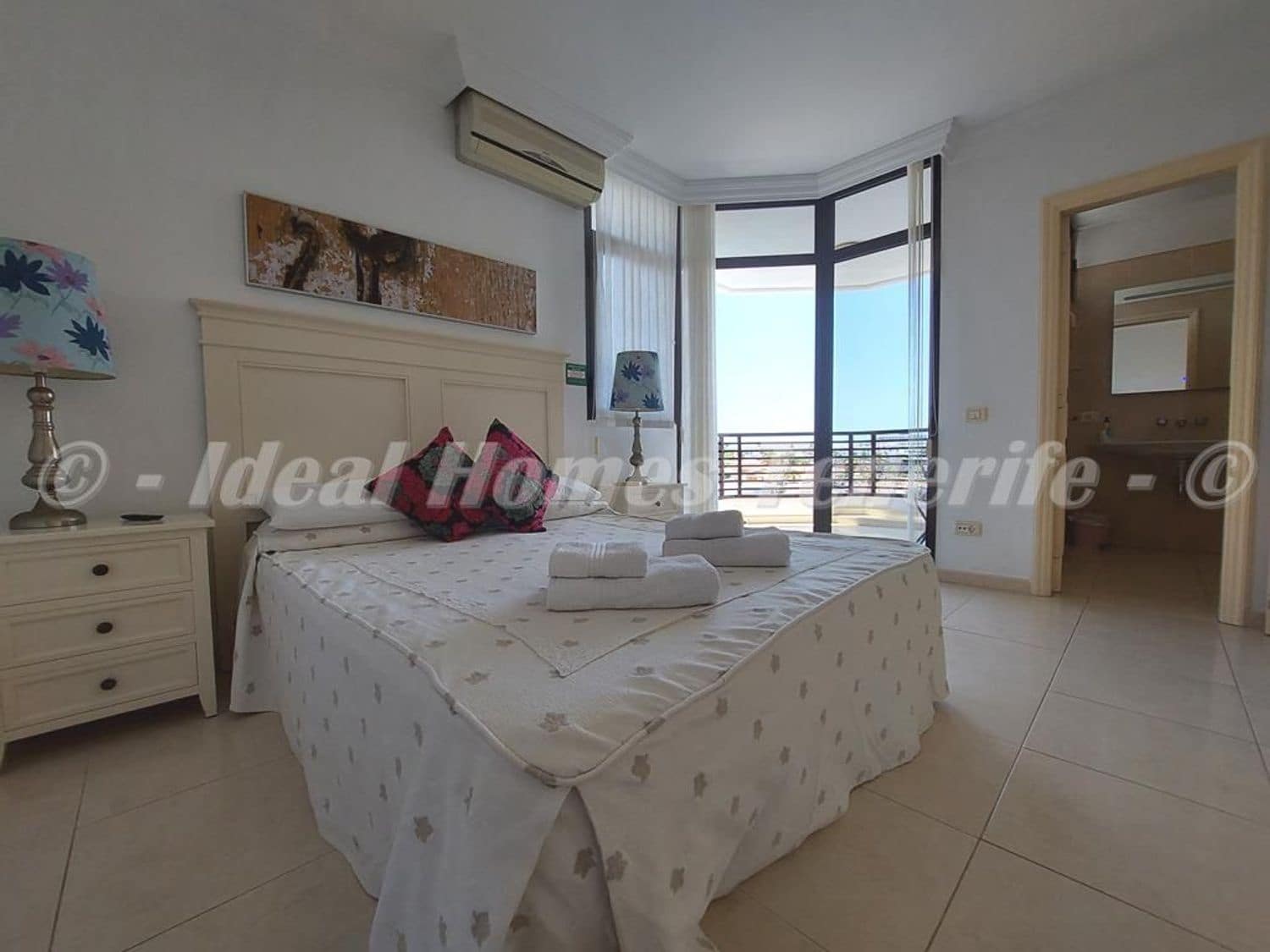 3 soveværelse Byhus til salg i Los Gigantes med swimmingpool garage - € 545.000 (Ref: 9248499)