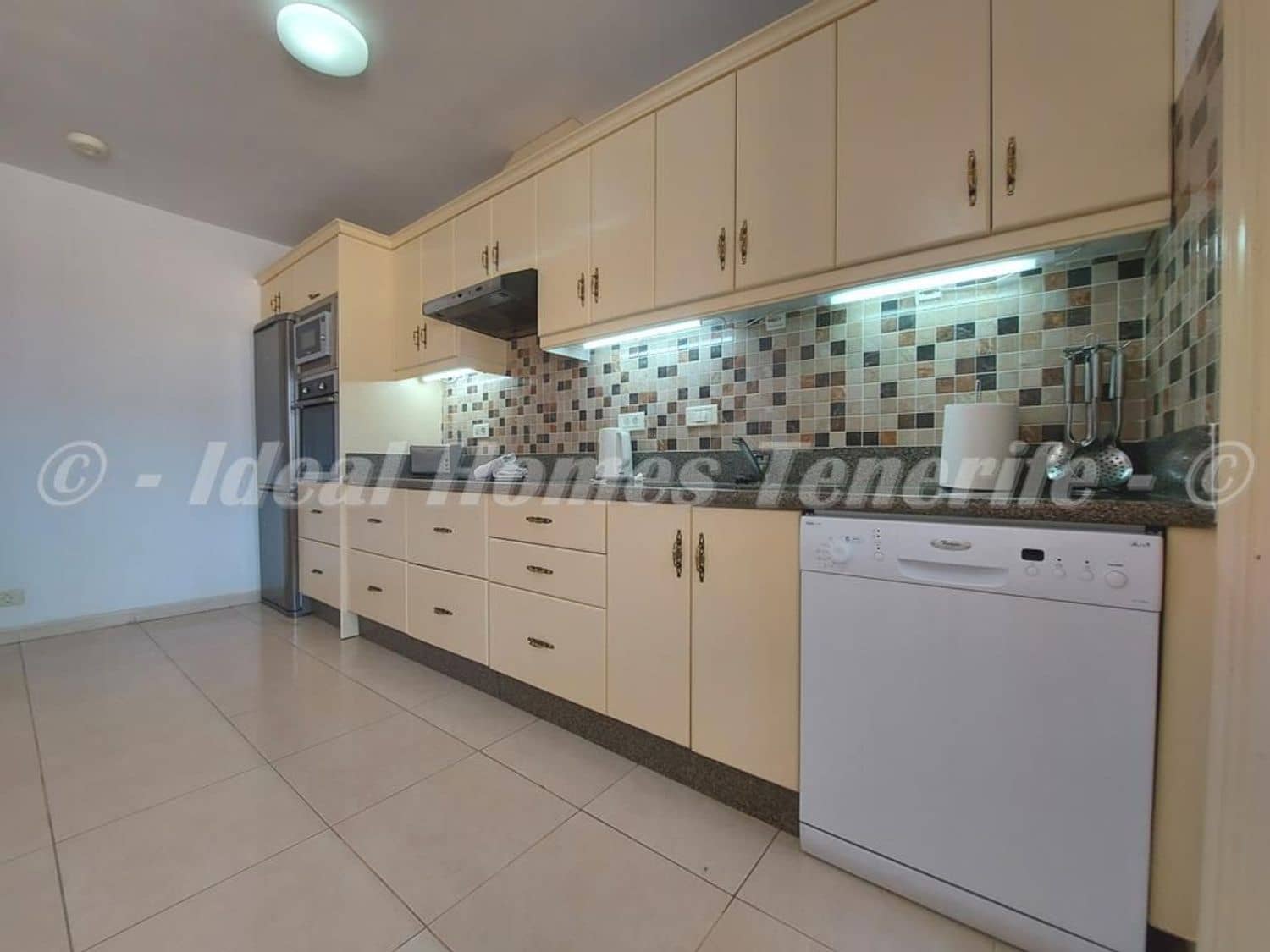 3 soveværelse Byhus til salg i Los Gigantes med swimmingpool garage - € 545.000 (Ref: 9248499)