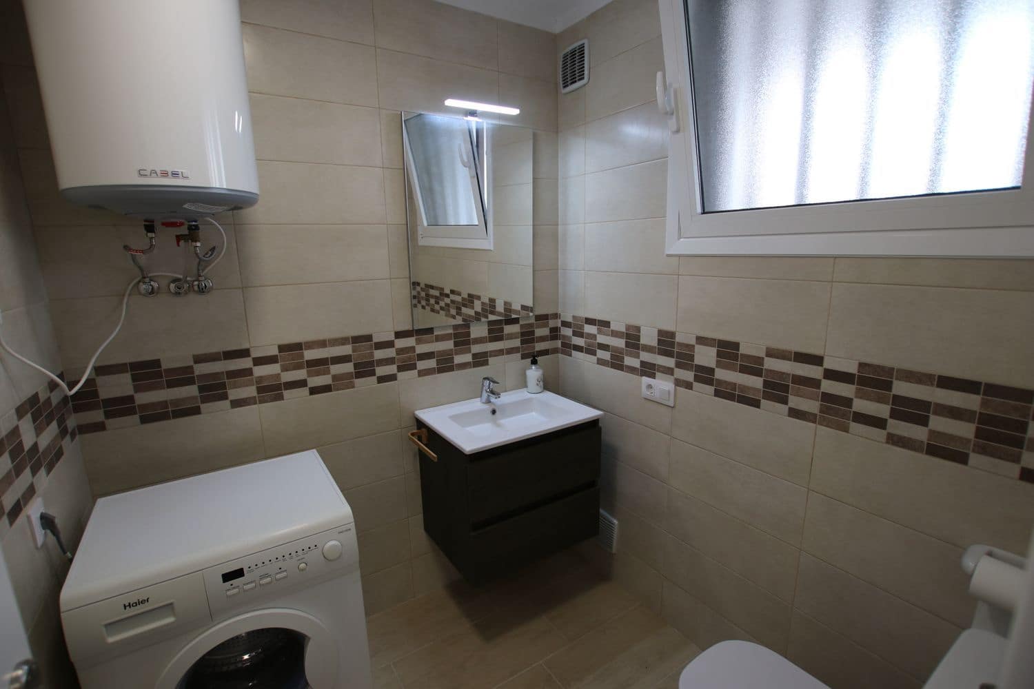 2 bedroom Apartment for rent in Playa de las Americas with pool garage - € 2,700 (Ref: 9371248)