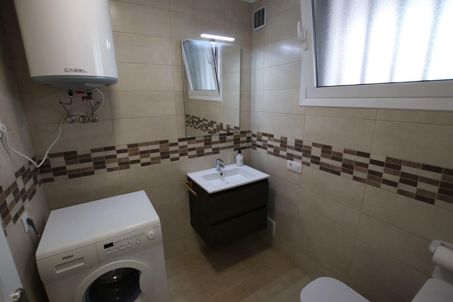 2 bedroom Apartment for rent in Playa de las Americas with pool garage - € 2,700 (Ref: 9371248)