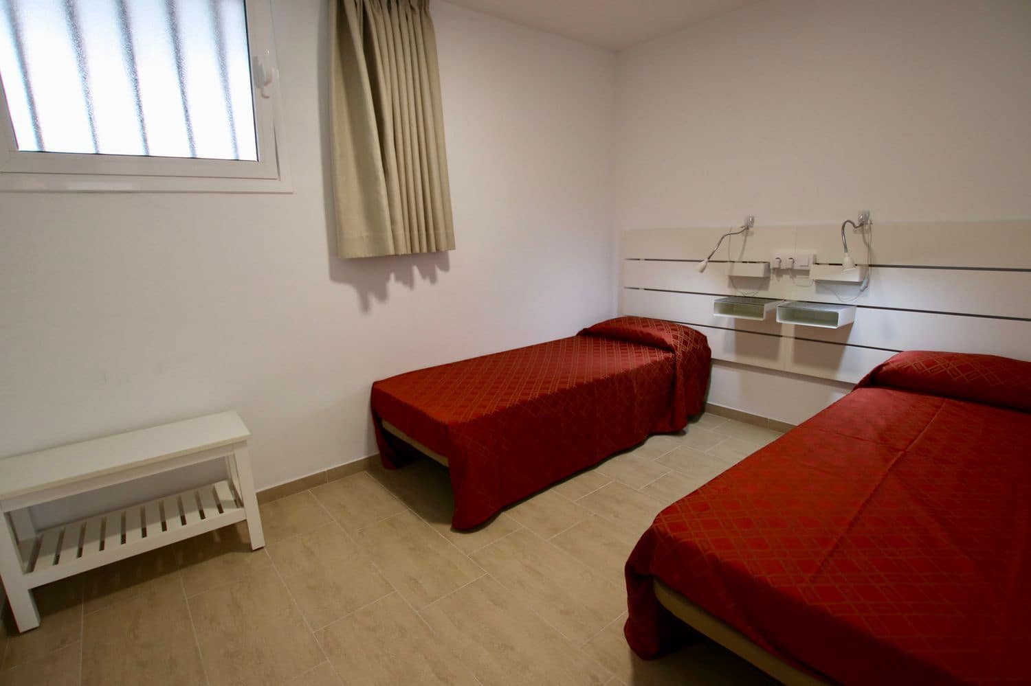 2 bedroom Apartment for rent in Playa de las Americas with pool garage - € 2,700 (Ref: 9371248)