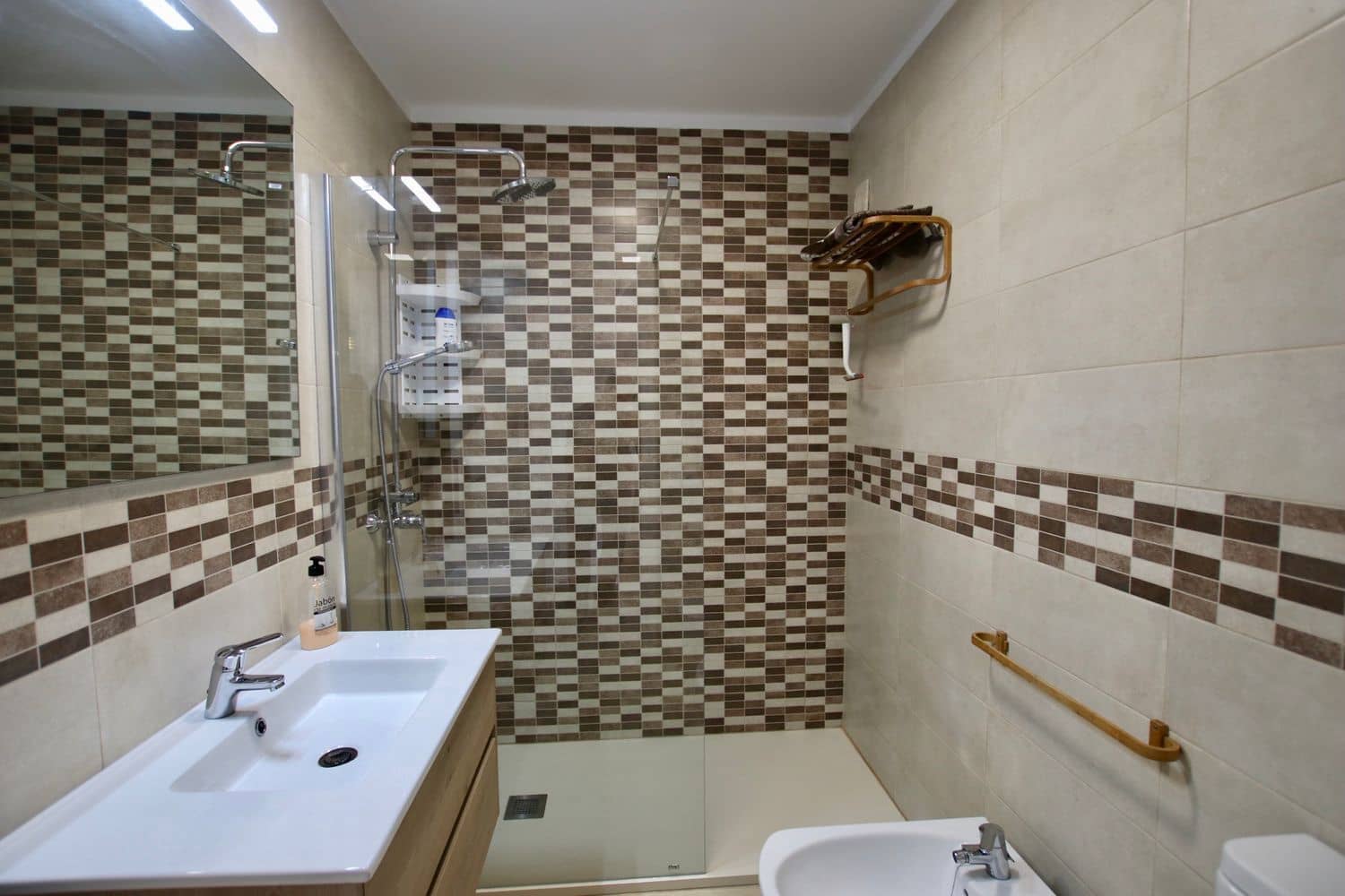 2 bedroom Apartment for rent in Playa de las Americas with pool garage - € 2,700 (Ref: 9371248)