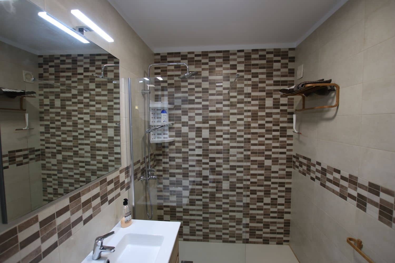 2 bedroom Apartment for rent in Playa de las Americas with pool garage - € 2,700 (Ref: 9371248)