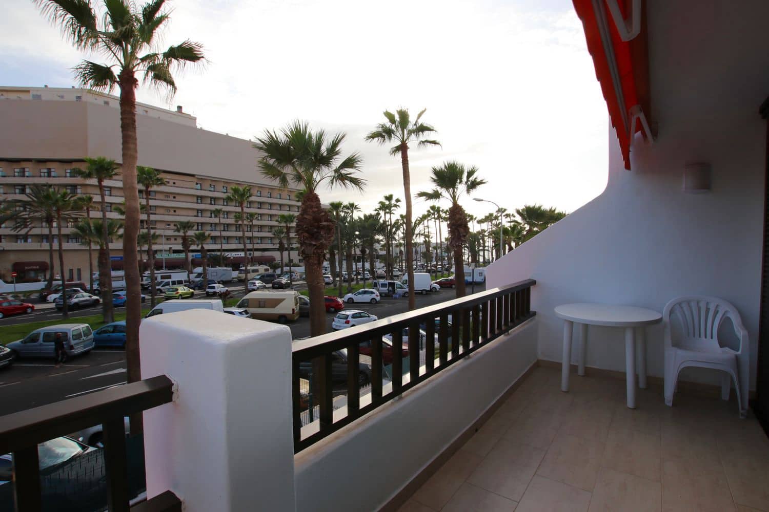 2 bedroom Apartment for rent in Playa de las Americas with pool garage - € 2,700 (Ref: 9371248)