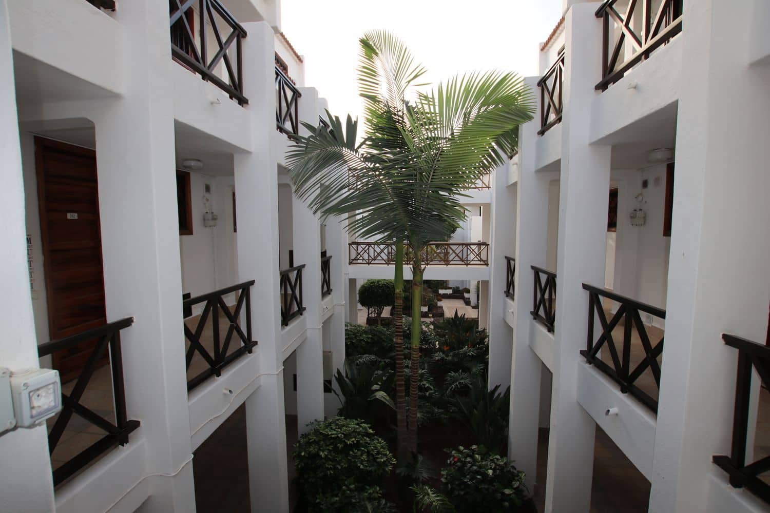 2 bedroom Apartment for rent in Playa de las Americas with pool garage - € 2,700 (Ref: 9371248)