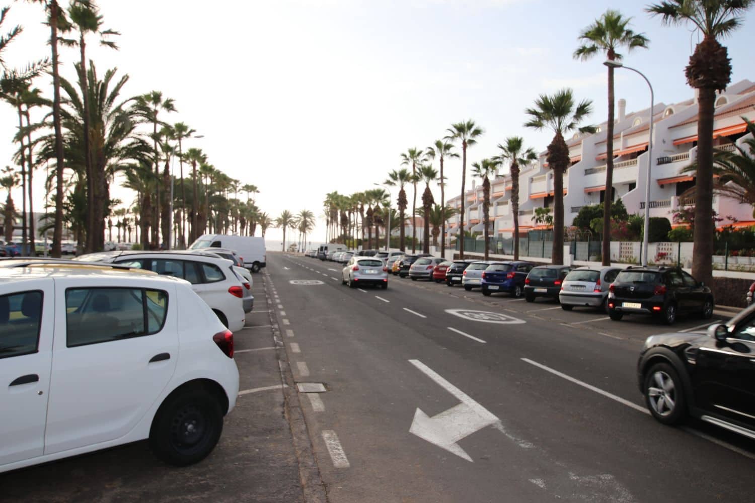 2 bedroom Apartment for rent in Playa de las Americas with pool garage - € 2,700 (Ref: 9371248)