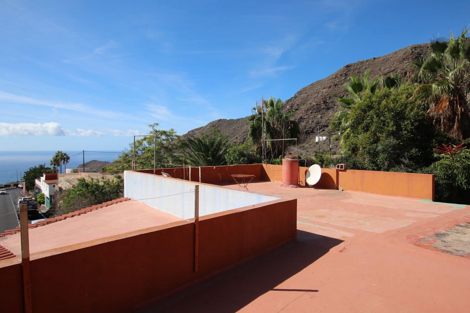 3 bedroom Finca/Country House for sale in Santiago del Teide with garage - € 840,000 (Ref: 9409075)