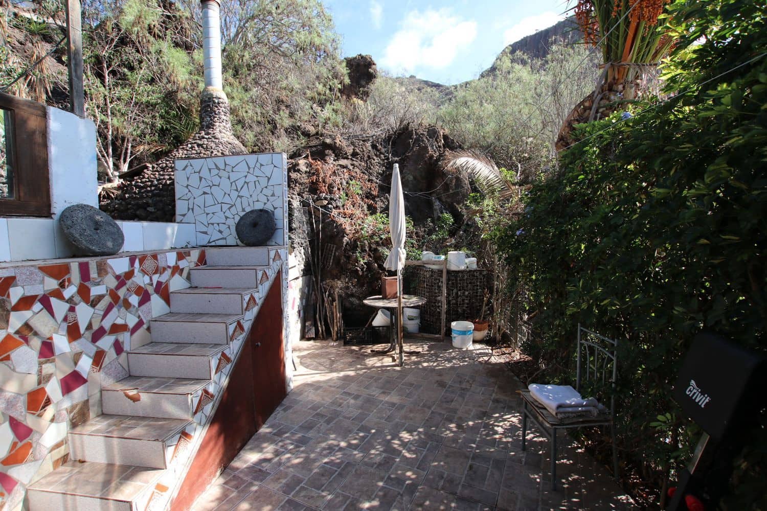 3 bedroom Finca/Country House for sale in Santiago del Teide with garage - € 840,000 (Ref: 9409075)