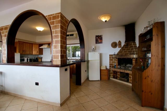 4 sovrum Finca/Hus på landet till salu i Guía de Isora med pool garage - 590 000 € (Ref: 9498085)