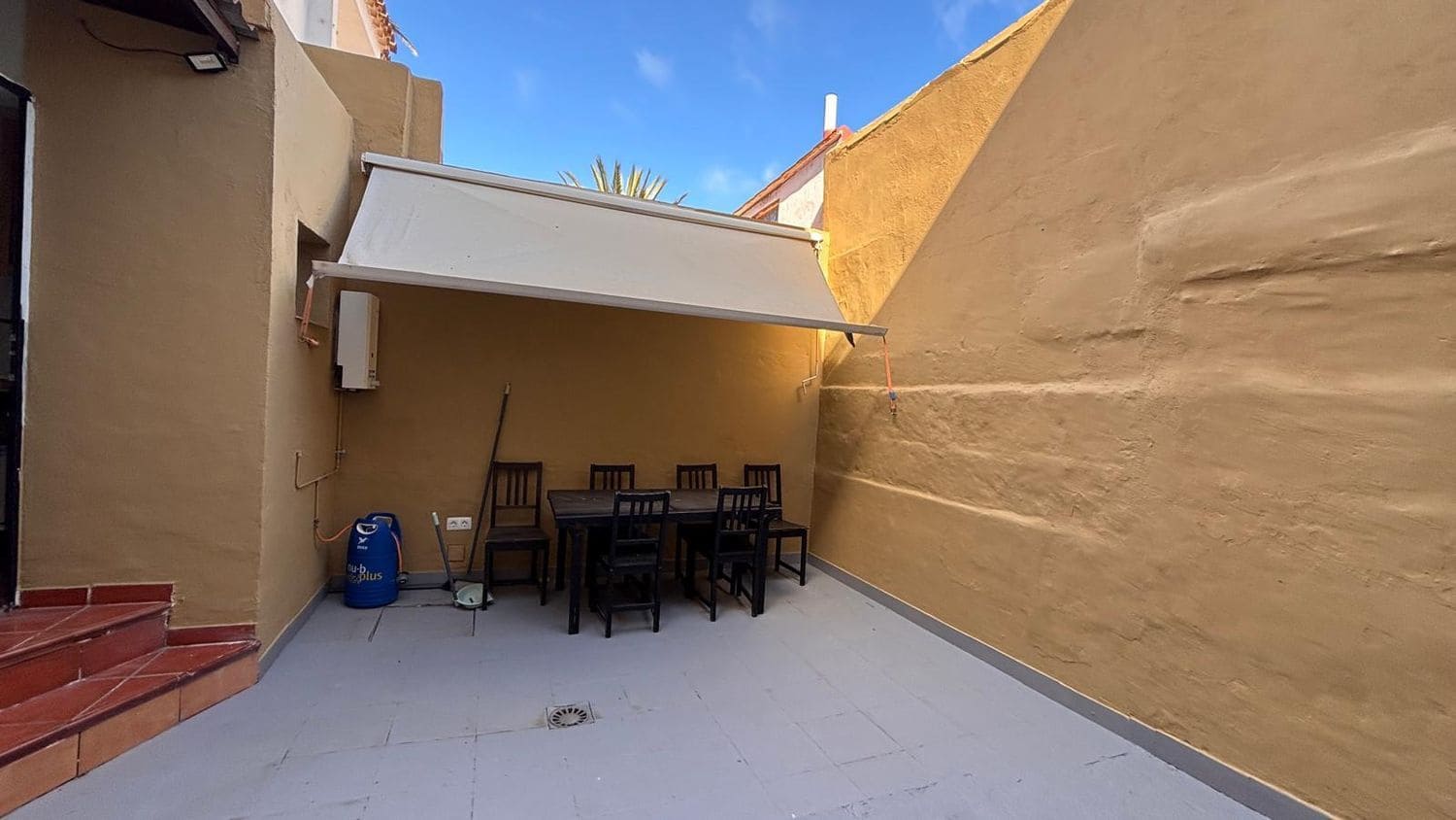 2 soveværelse Byhus til salg i Santa Cruz de Tenerife med garage - € 180.000 (Ref: 9525923)