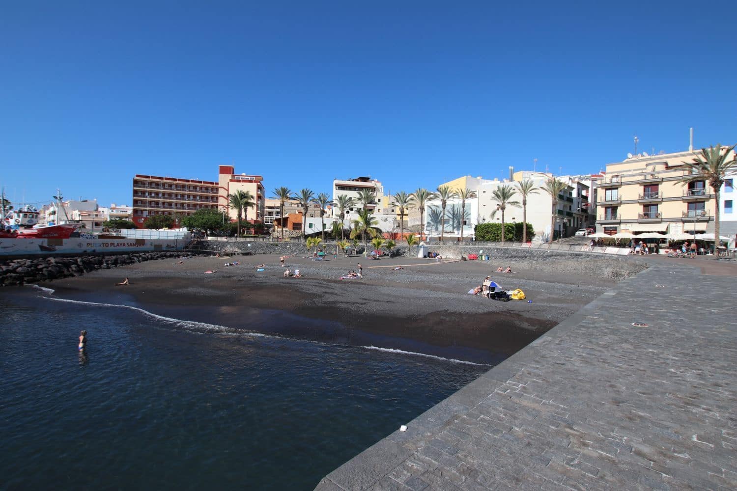 Commercieel te huur in Playa San Juan - € 1.300 (Ref: 9618978)