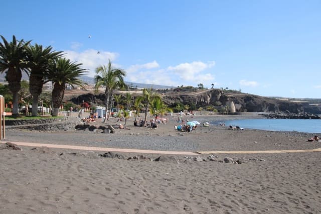 Commercieel te huur in Playa San Juan, Guía de Isora - € 1.300 (Ref: 9618978)