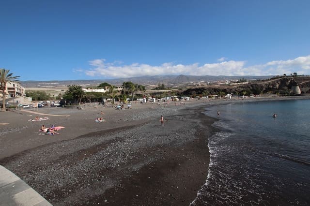 Commercieel te huur in Playa San Juan, Guía de Isora - € 1.300 (Ref: 9618978)