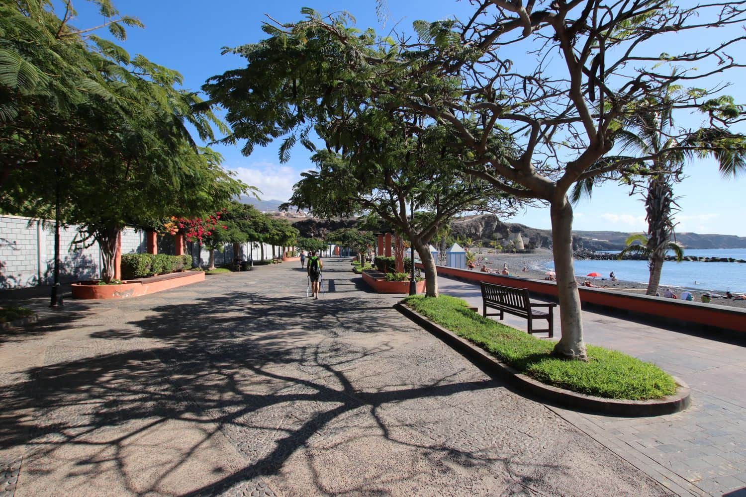 Commercieel te huur in Playa San Juan - € 1.300 (Ref: 9618978)