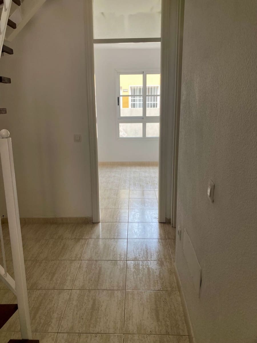 2 soverom Leilighet til salgs i Callao Salvaje med svømmebasseng garasje - € 370 000 (Ref: 9735030)