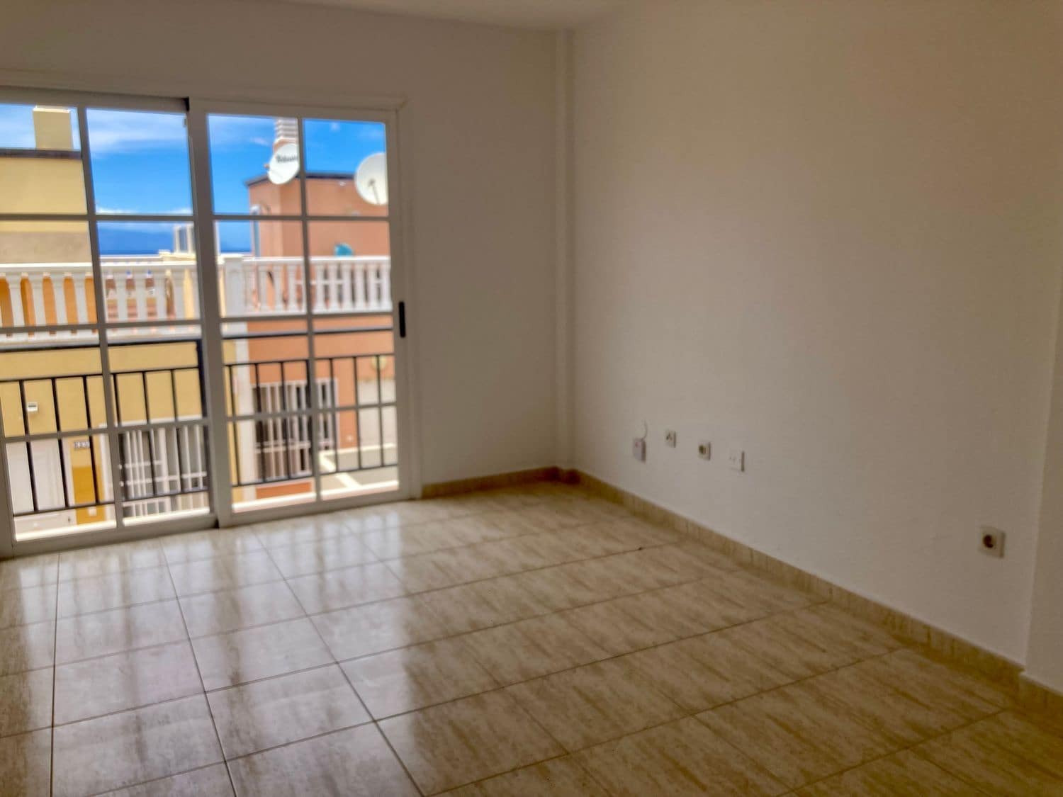 2 soverom Leilighet til salgs i Callao Salvaje med svømmebasseng garasje - € 370 000 (Ref: 9735030)