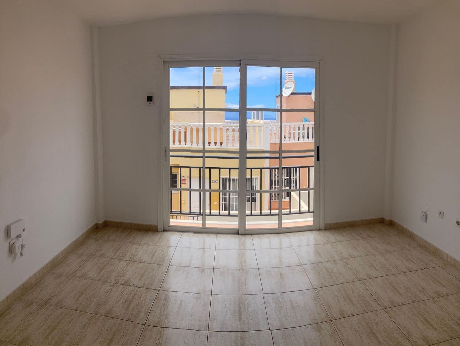 2 soverom Leilighet til salgs i Callao Salvaje med svømmebasseng garasje - € 370 000 (Ref: 9735030)
