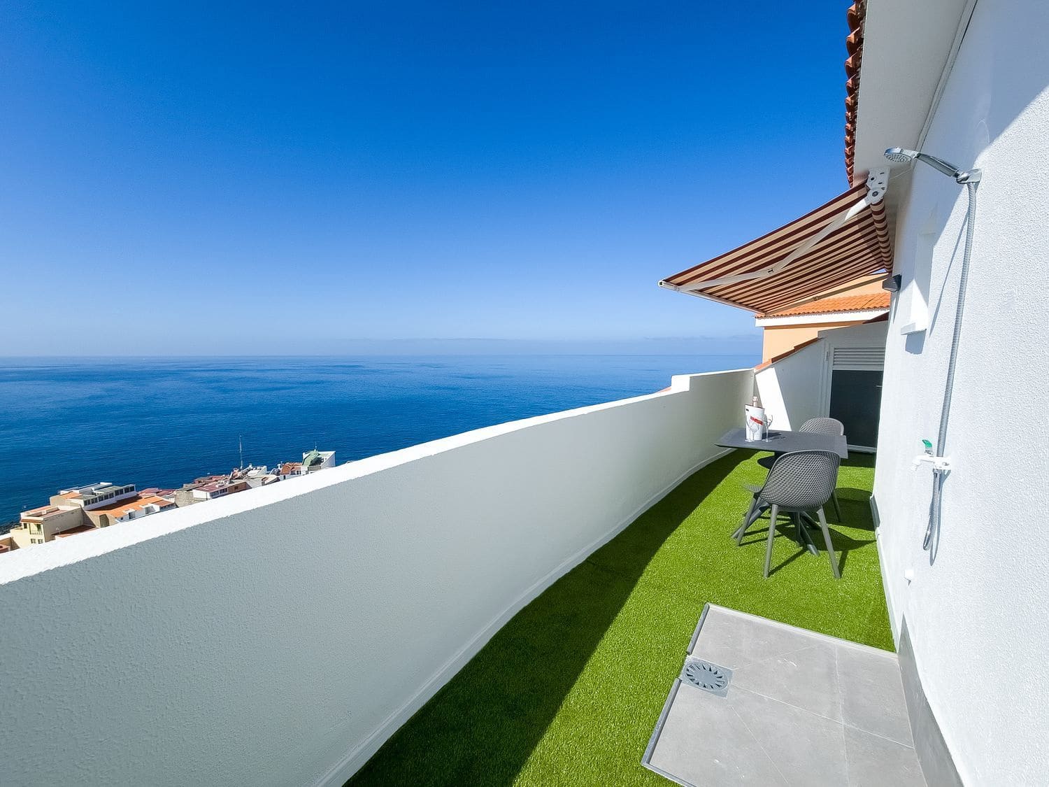 2 bedroom Apartment for sale in Puerto Santiago with garage - € 295,000 (Ref: 9737995)