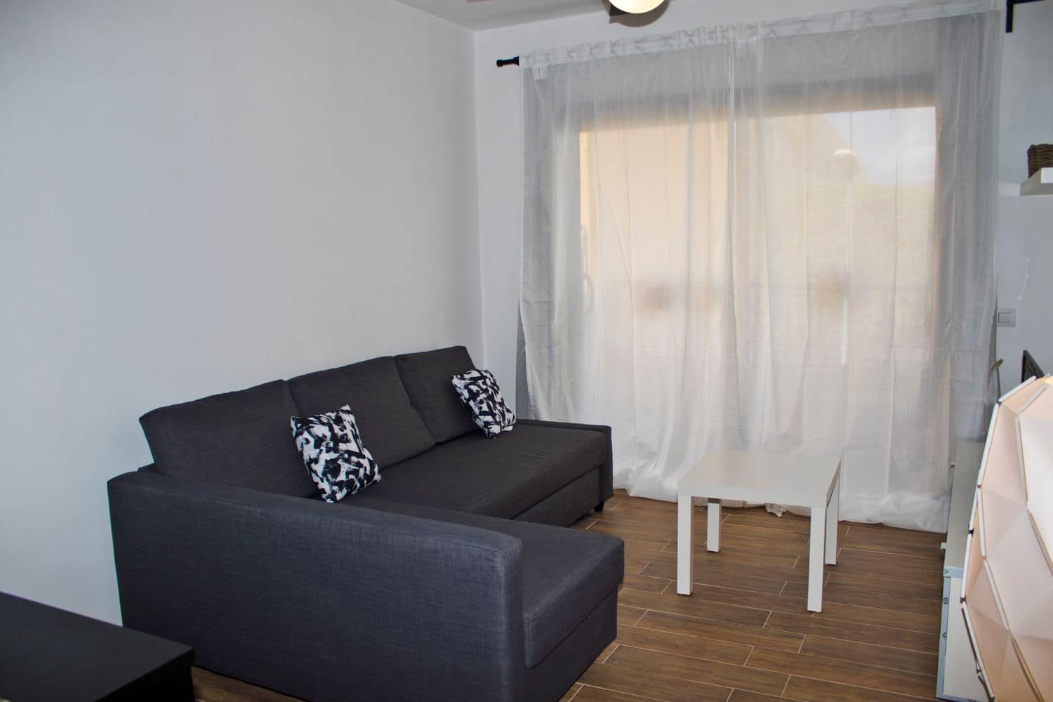 Appartement de 3 chambres à louer à Puerto Santiago avec garage - 1 250 € (Ref: 9788087)