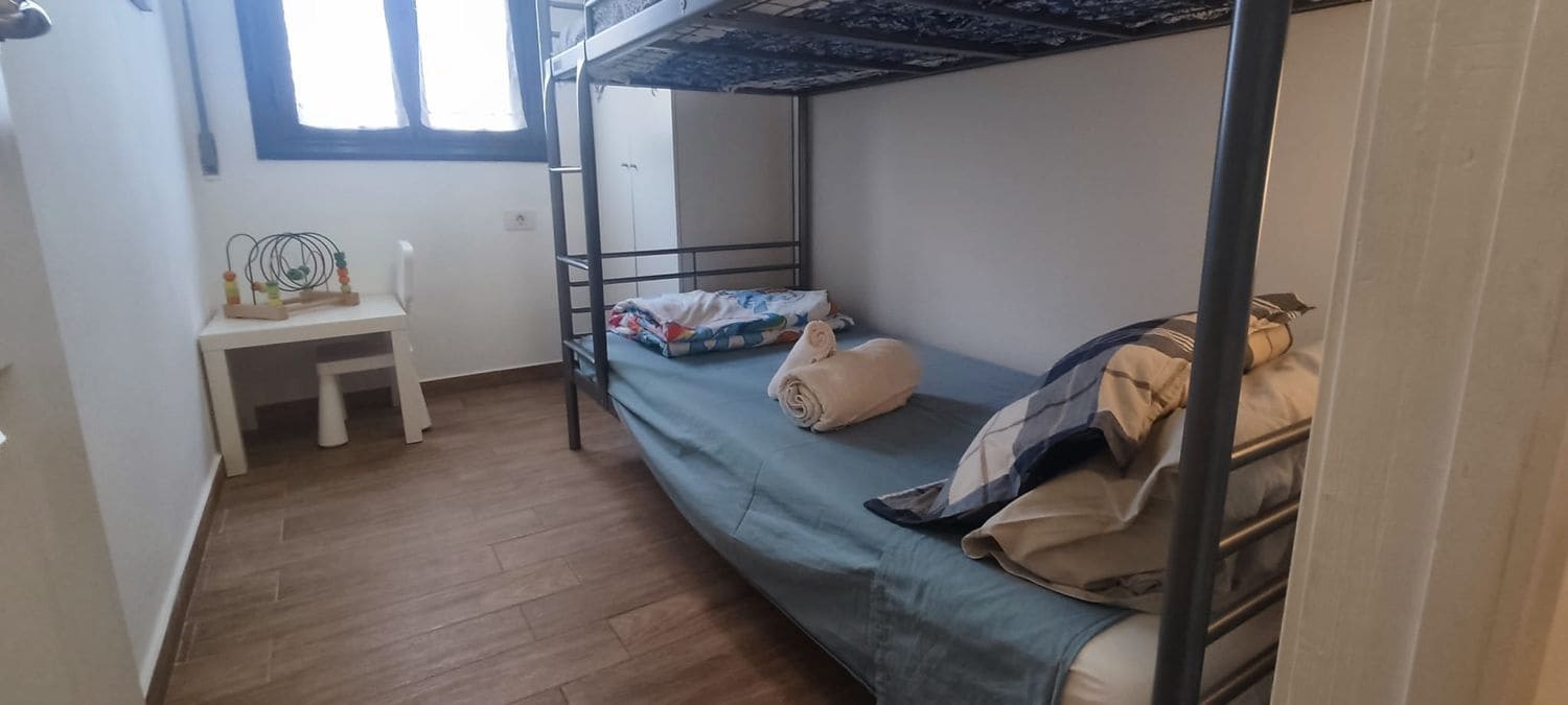 Appartement de 3 chambres à louer à Puerto Santiago avec garage - 1 250 € (Ref: 9788087)