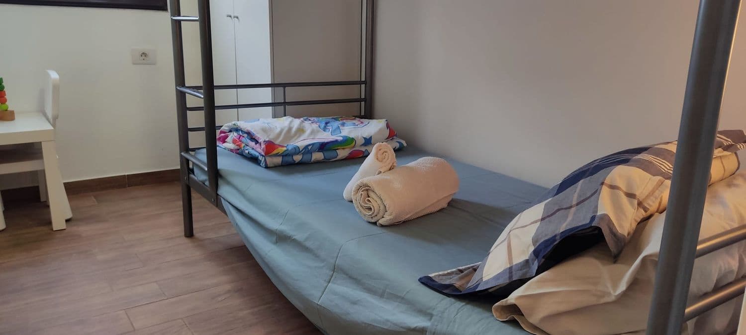 Appartement de 3 chambres à louer à Puerto Santiago avec garage - 1 250 € (Ref: 9788087)