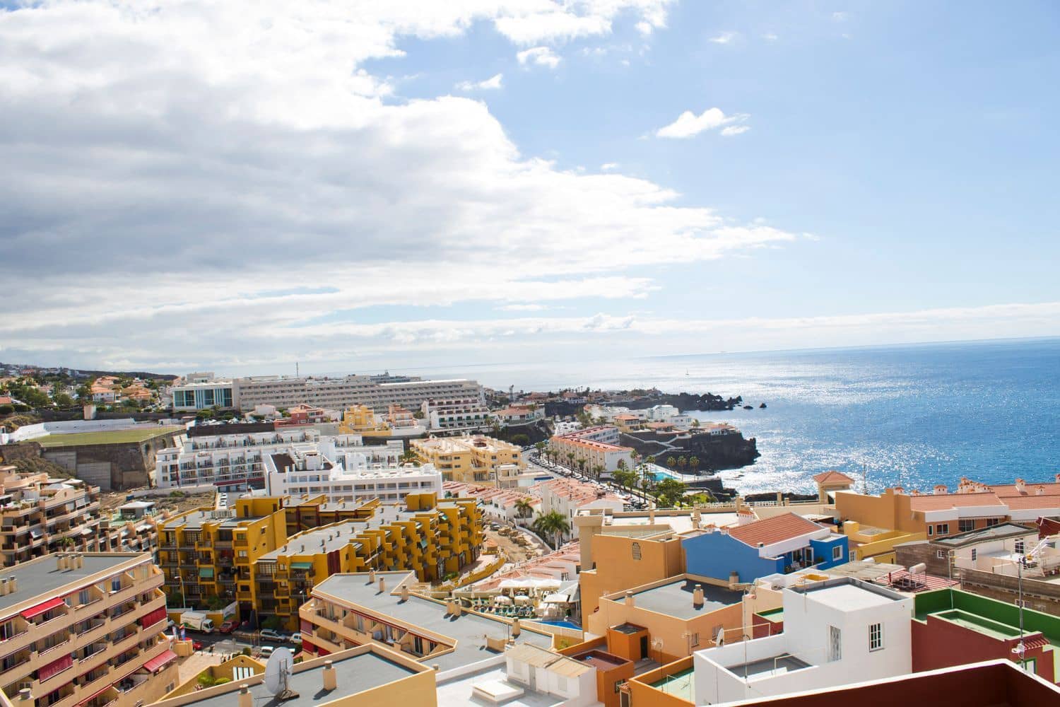 Appartement de 3 chambres à louer à Puerto Santiago avec garage - 1 250 € (Ref: 9788087)