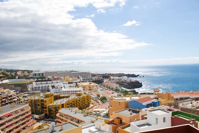 Appartement de 3 chambres à louer à Puerto Santiago, Santiago del Teide avec garage - 1 250 € (Ref: 9788087)