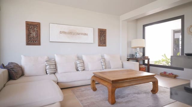 4 makuuhuone Huvila myytävänä paikassa Playa de Fañabé Alto, Adeje mukana uima-altaan 
autotalli - 2 625 000 € (Ref: 9812937)