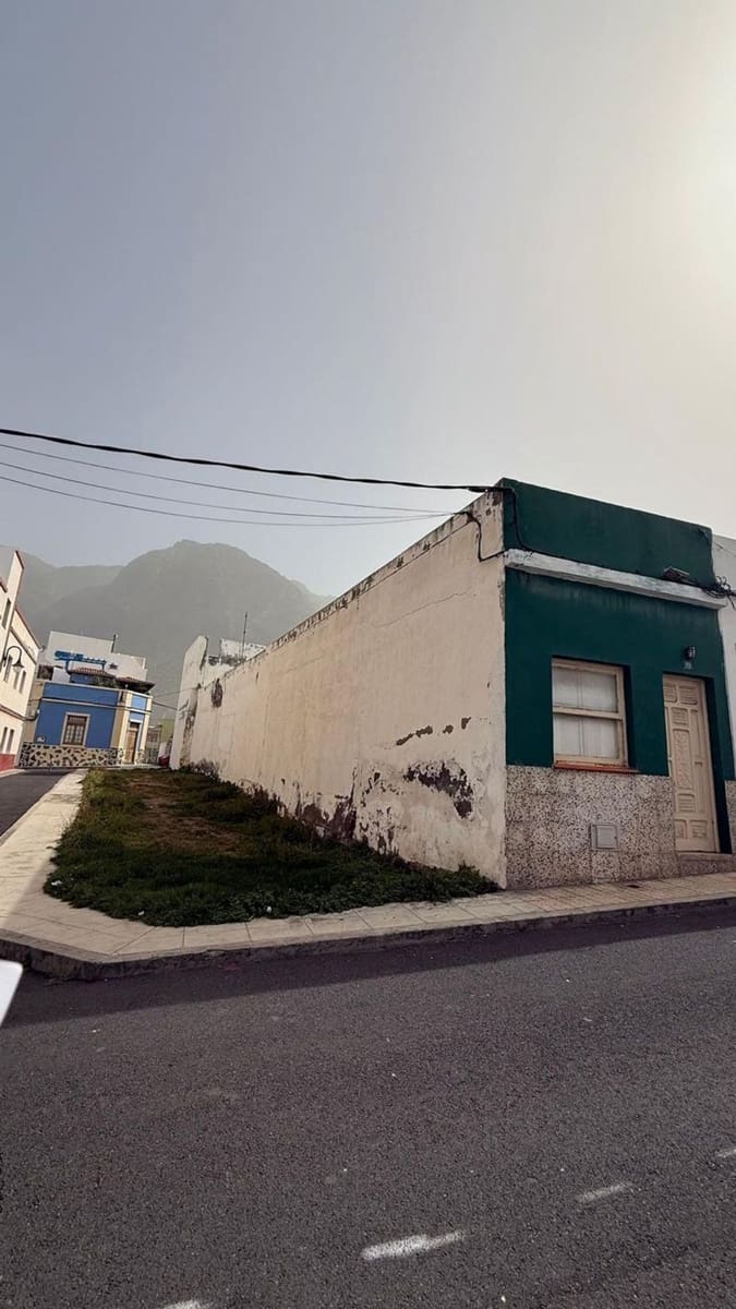 Casa de 4 habitaciones en Los Silos en venta con garaje - 175.000 € (Ref: 9819914)