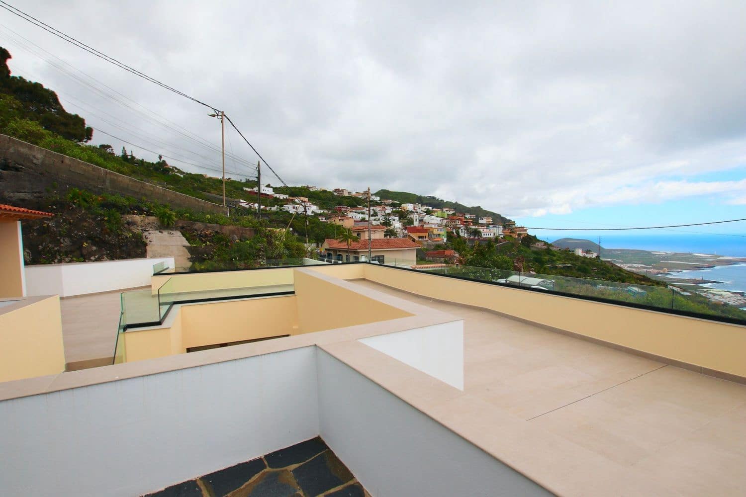 3 bedroom Townhouse for sale in El Tanque with garage - € 462,000 (Ref: 9838755)