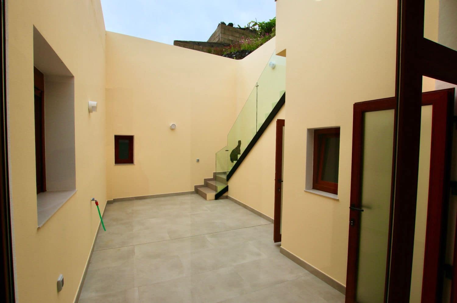 3 bedroom Townhouse for sale in El Tanque with garage - € 462,000 (Ref: 9838755)