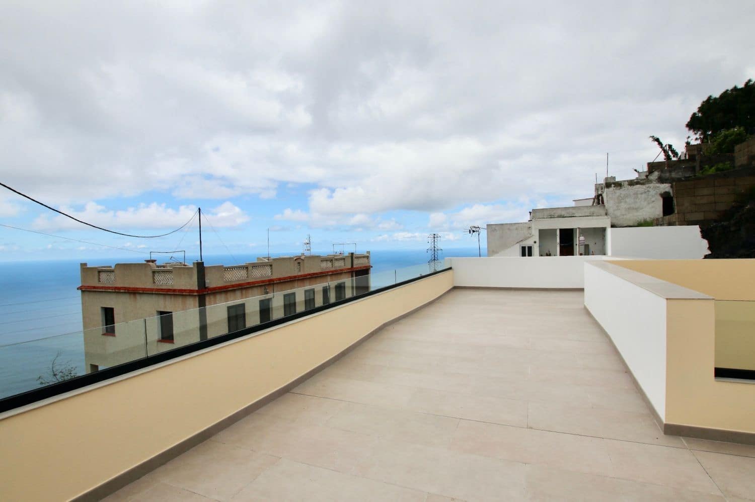 3 bedroom Townhouse for sale in El Tanque with garage - € 462,000 (Ref: 9838755)