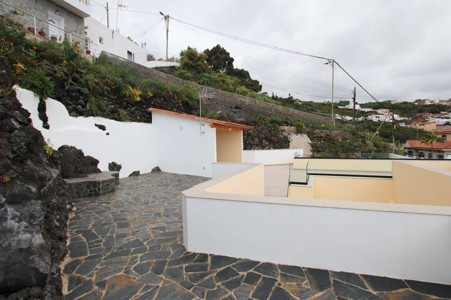 3 bedroom Townhouse for sale in El Tanque with garage - € 462,000 (Ref: 9838755)