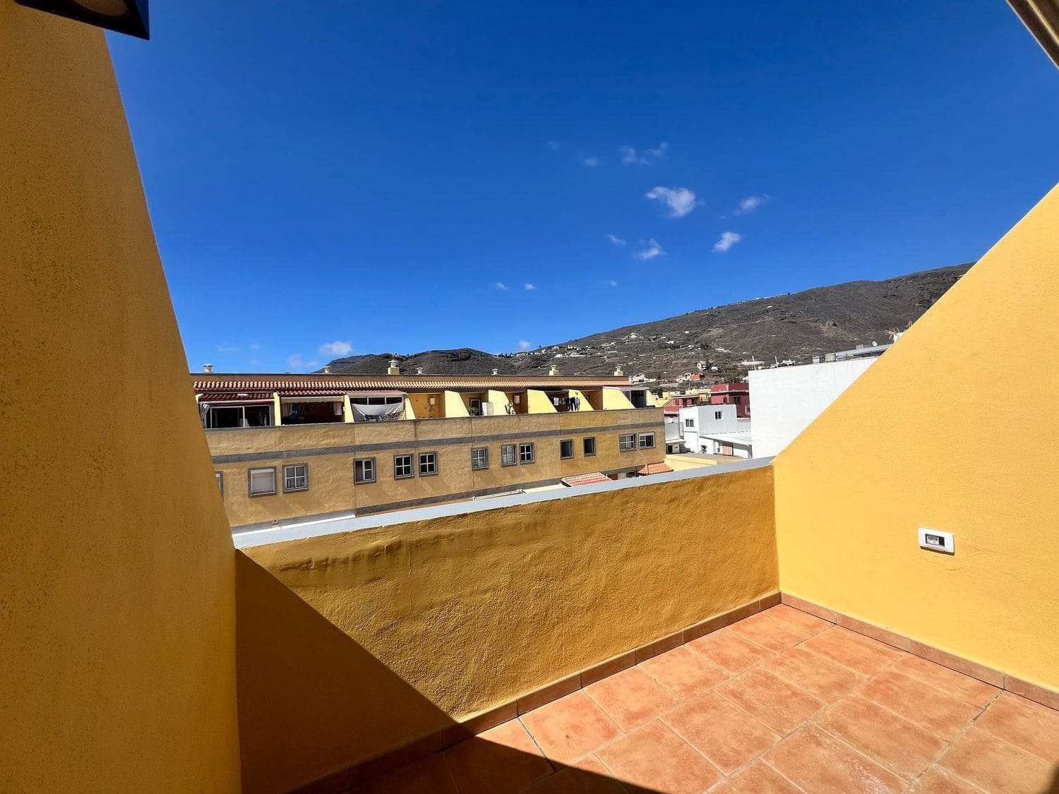 3 bedroom Townhouse for sale in Valle de San Lorenzo with garage - € 290,000 (Ref: 9842029)