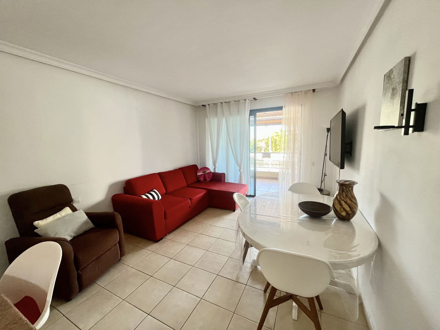 2 bedroom Apartment for rent in Puerto Santiago with pool garage - € 1,350 (Ref: 9866323)