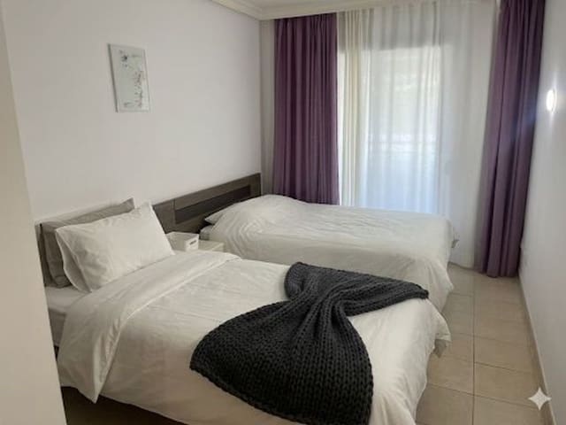 2 sypialnia Apartament do wynajęcia w Puerto Santiago, Santiago del Teide z basenem garażem - 1 350 € (Ref: 9866323)