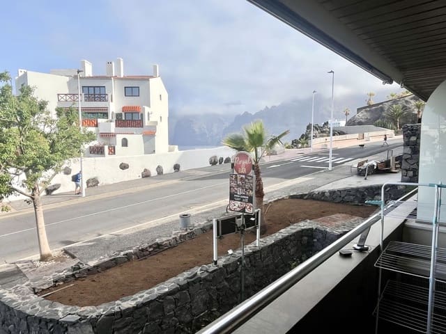 2 sovrum Lägenhet att hyra i Puerto Santiago, Santiago del Teide med pool garage - 1 350 € (Ref: 9866323)