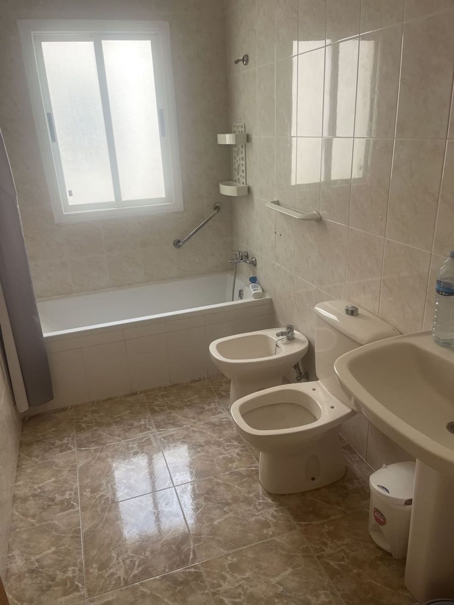 2 bedroom Apartment for rent in Puerto Santiago with garage - € 1,150 (Ref: 9956677)