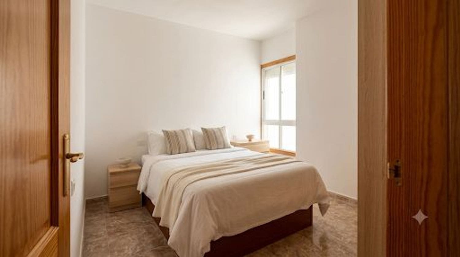 2 bedroom Apartment for rent in Puerto Santiago with garage - € 1,150 (Ref: 9956677)