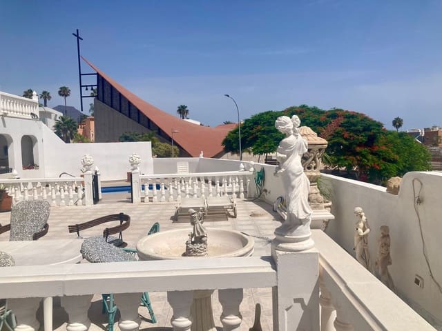 4 quarto Moradia para venda em Callao Salvaje, Adeje com piscina garagem - 1 200 000 € (Ref: 9964580)
