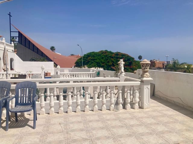 4 quarto Moradia para venda em Callao Salvaje, Adeje com piscina garagem - 1 200 000 € (Ref: 9964580)