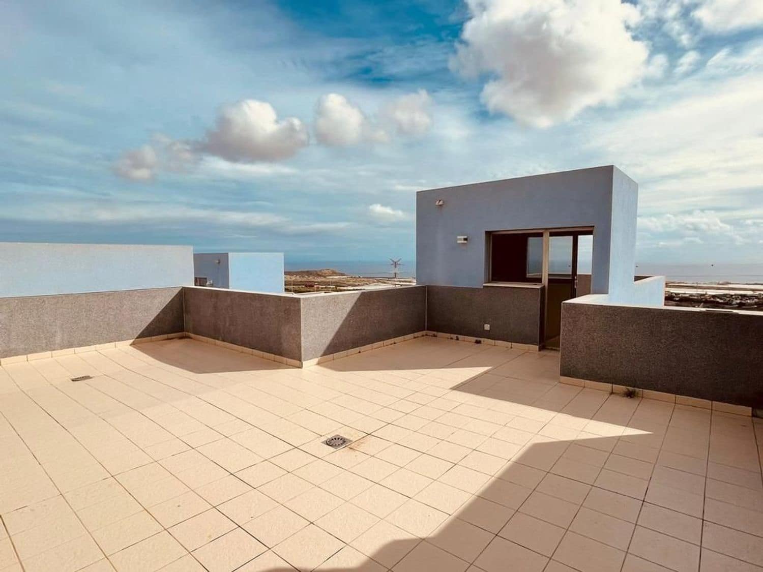 2 soverom Leilighet til salgs i San Isidro de Abona med garasje - € 169 000 (Ref: 9981703)