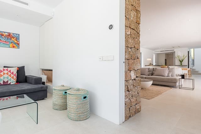 5 bedroom Villa for sale in Santa Eulalia / Santa Eularia with pool garage - € 3,950,000 (Ref: 8289100)