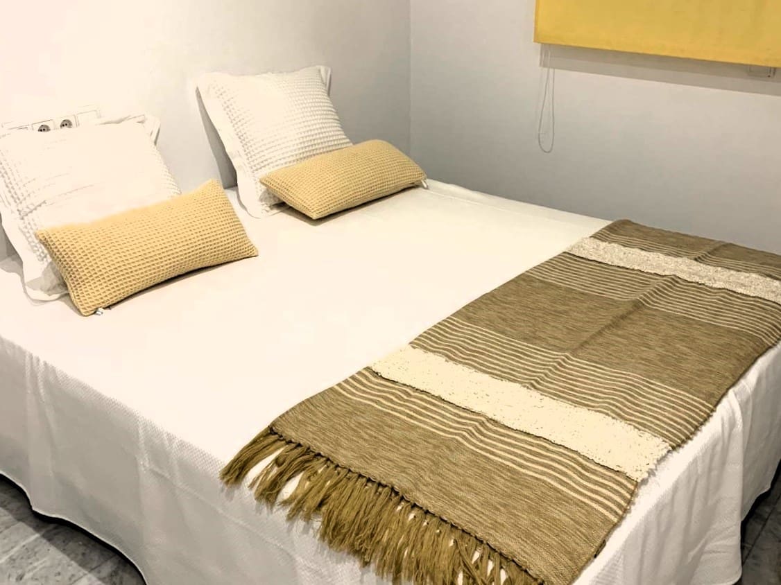 2 bedroom Flat for rent in Ibiza / Eivissa town with pool garage - € 25,000 (Ref: 8304796)